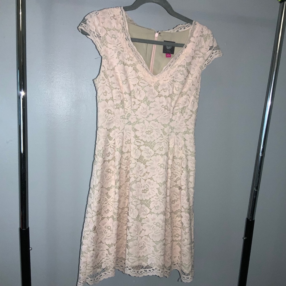 Vince Camuto lace overlay fit & flare dress Sz 2 blush pink